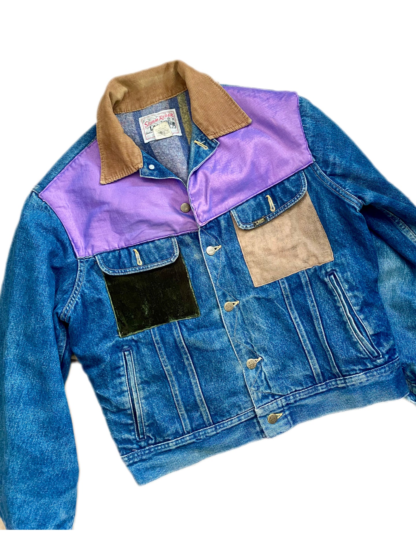Chaqueta de mezclilla intervenida