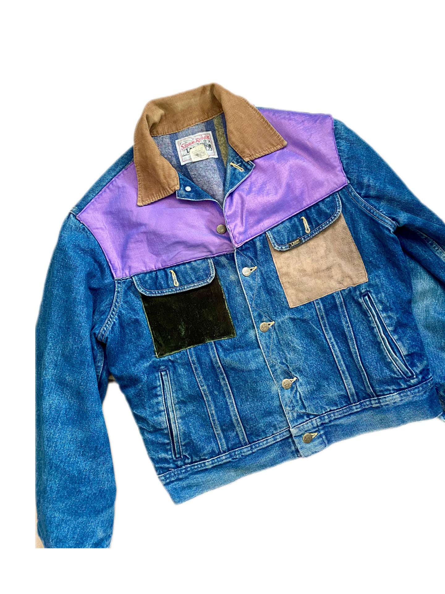 Chaqueta de mezclilla intervenida