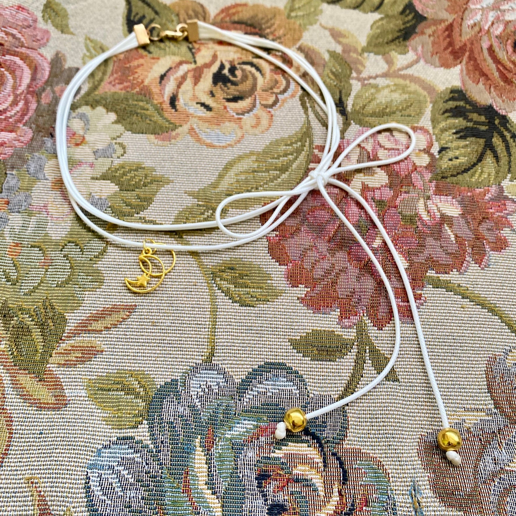 Collar Blanco Listón