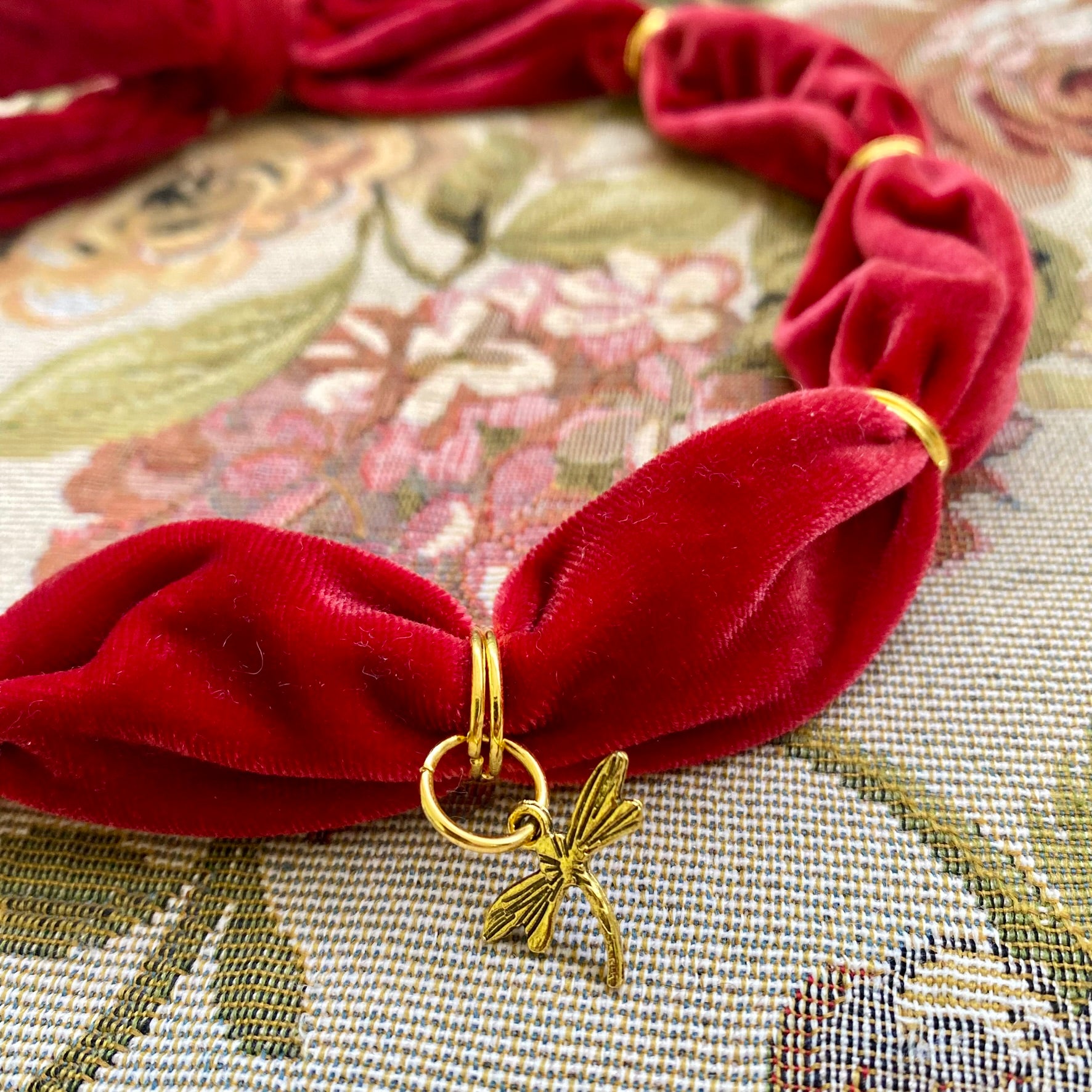 Collar Grueso Terciopelo Libélula Rojo