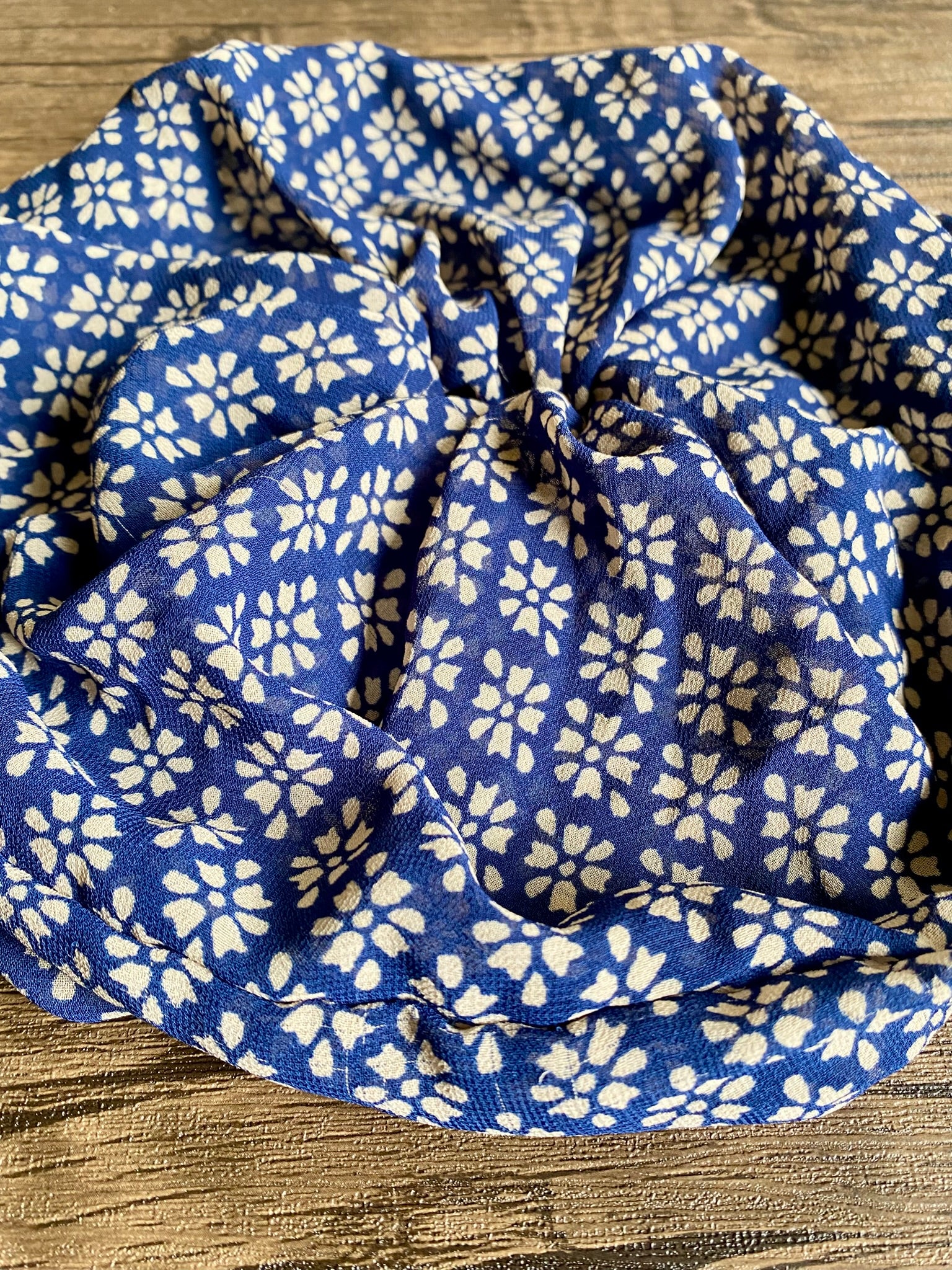 Maxi Srunchie Azul Patrón