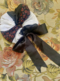 Scrunchie Patchwork Listón Blanco c/ Negro y Burdeo
