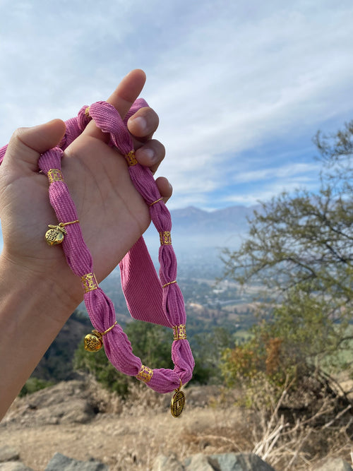 Collar Asiático Rosado c/ Dorado Listón