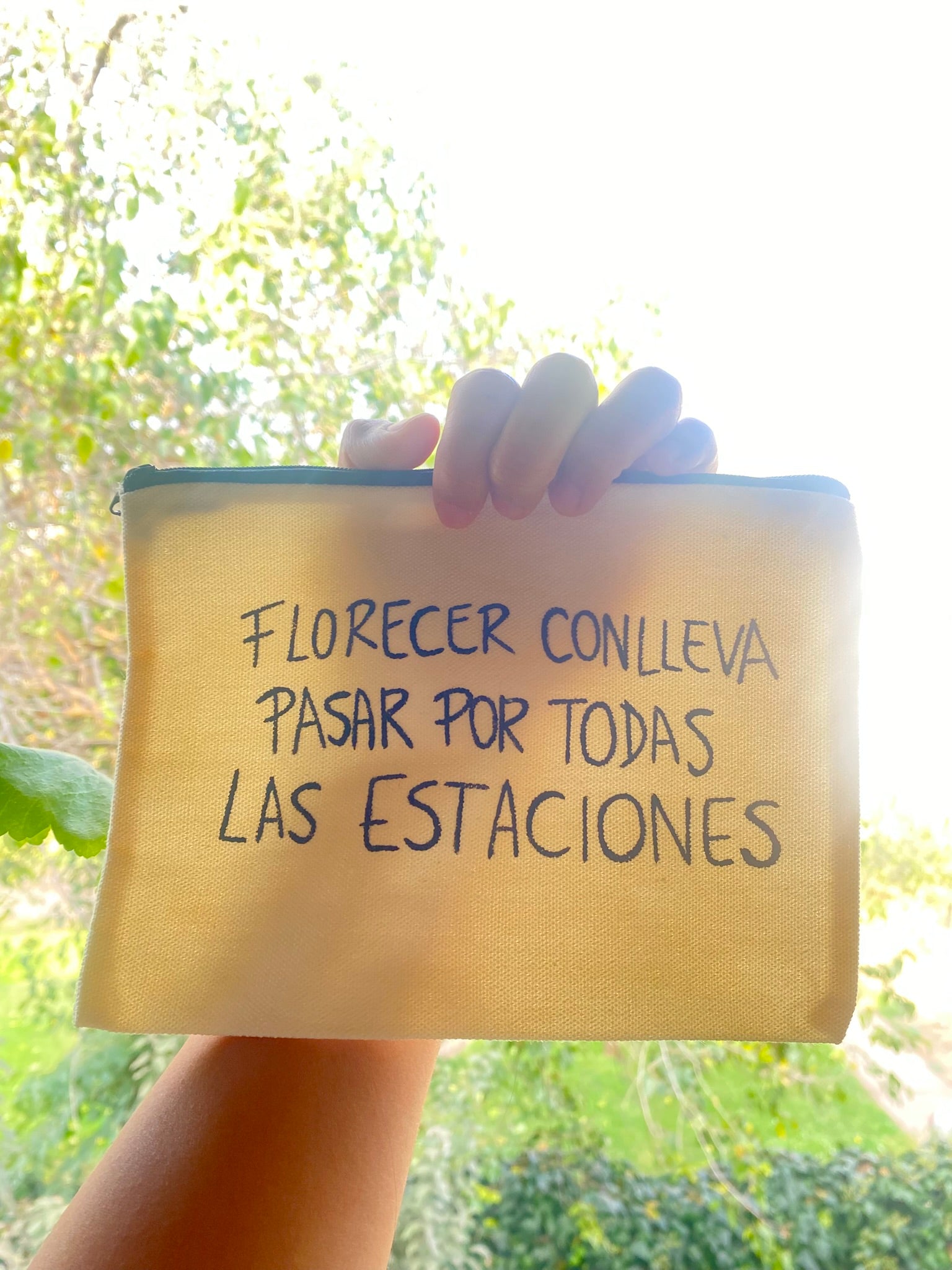 Estuche "Florecer conlleva pasar por todas las estaciones"