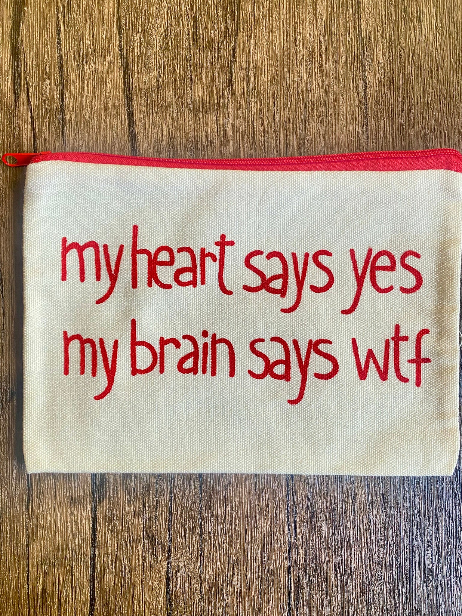 Estuche "My brain says wtf"
